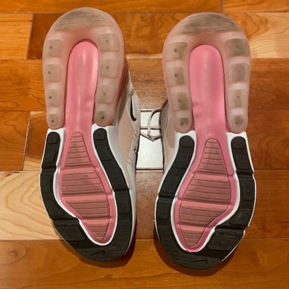 Nike Air Max 270 Lifestyle Sneaker / Shoe - Women's 8 - Picture 3 of 7